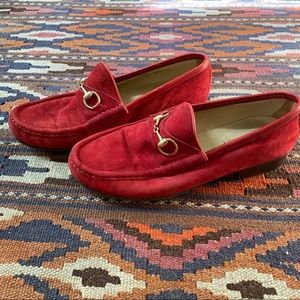 GUCCI Women’s 6 Horsebit Suede Loafers Red Vintage
